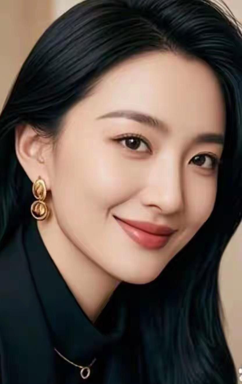 千秋无绝色，悦目是佳人，倾国倾城貌，惊为天下人。