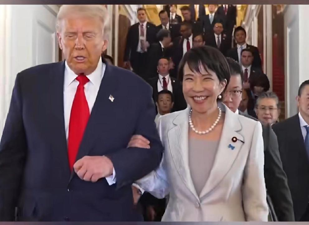 “让日本颜面丢尽”：日本女首相高市早苗对特朗普过于轻薄的表现被日本人所不耻