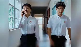 体制内刚入职的年轻男生，清一色潮牌T恤、卫衣、运动鞋；但凡工作两三年、心态逐渐稳