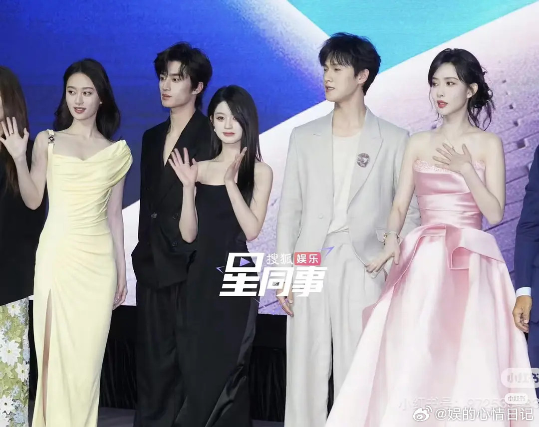 我还挺能get到夏梦的颜的她是那种单看不出挑甚至有点怪但同框却很展现优势的类型，