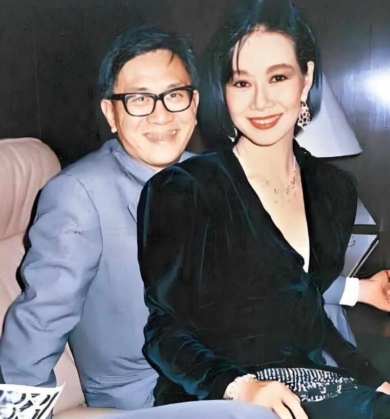 一生好酒又好色，却才华惊人，2004年11月24日，63岁的"香港四大才子"之一