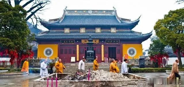 大批寺庙悄然关门，国人终于懂了：真正的福报，香火根本烧不出来近些年来不少中小