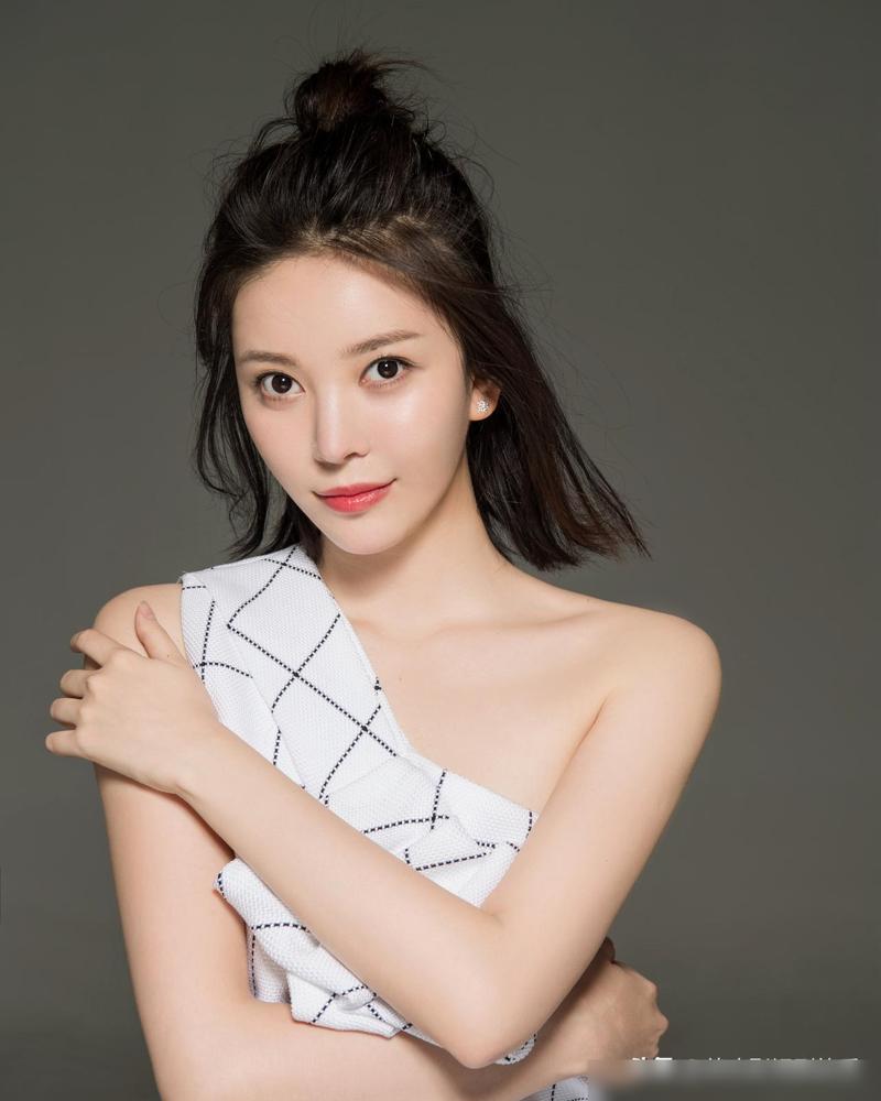 最新谍战剧《长河落日》最让人惊艳的演员竟然不是男主和女主。这部剧马上就要大结