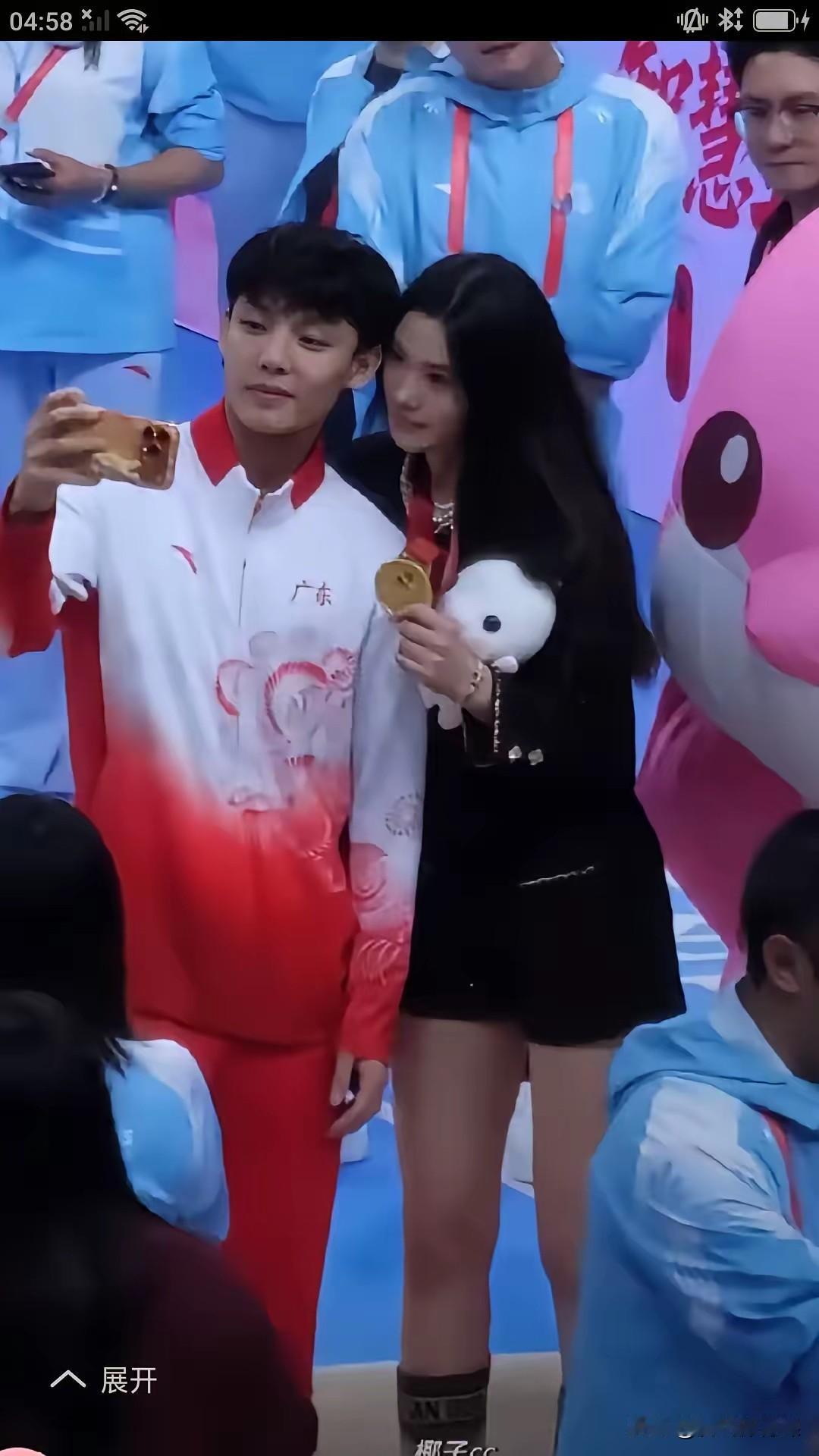 第十五届全运会男篮成年组八强最终排名如下:1.金牌--广东队2.银牌--