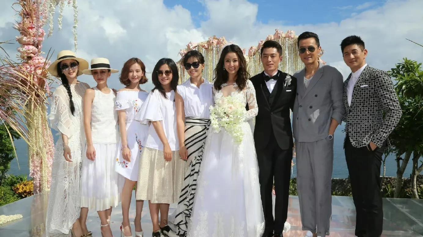 林心如霍建华婚礼合照含金量绝了，以为是什么电影节.....从左至右金锁，