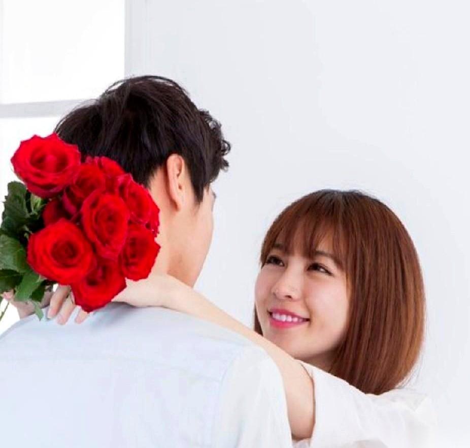 养了快七年，全家人才越看越不对劲。这孩子，怎么一点都不像我儿子？这话谁都不敢