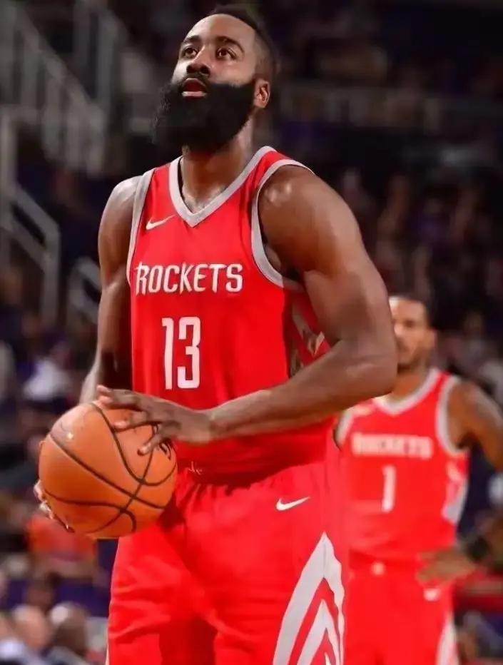 历史前十的得分手没戒指。只有他，连这项数据都拿了两个“第一”。数据栏被他打