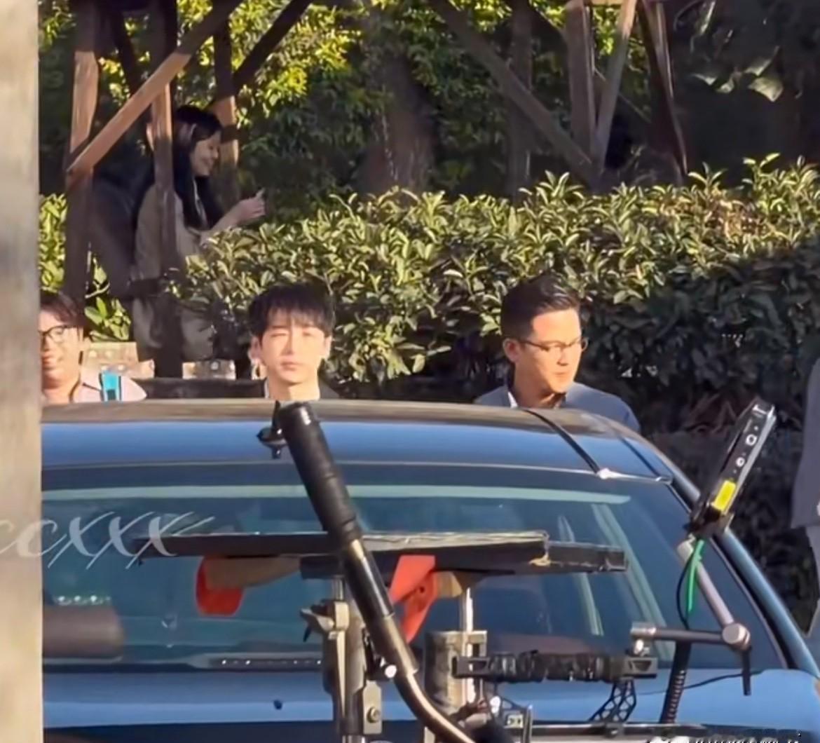 杨紫的“绿幕恋人”终于要杀青了！对着空气演了30天痴情戏，内娱“敬业”标杆这回