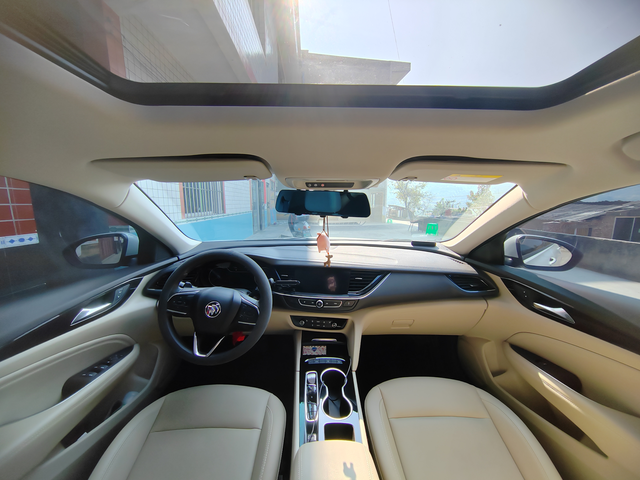 君威保险怎么买新车第一年4儿子店买的人寿五六千，没出过险。第二年保险买那个比