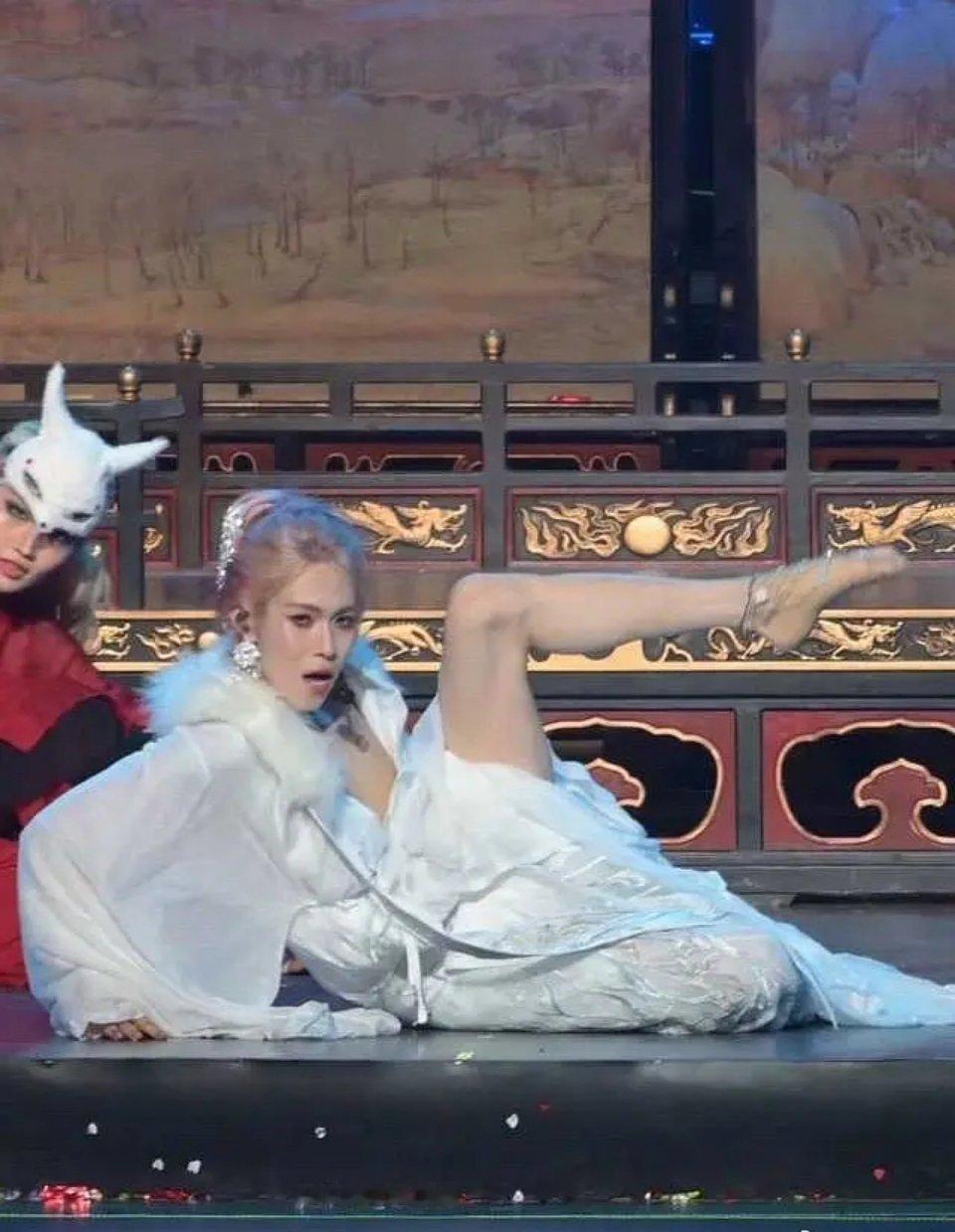 这是哪个男明星？嬷嬷粉有福了