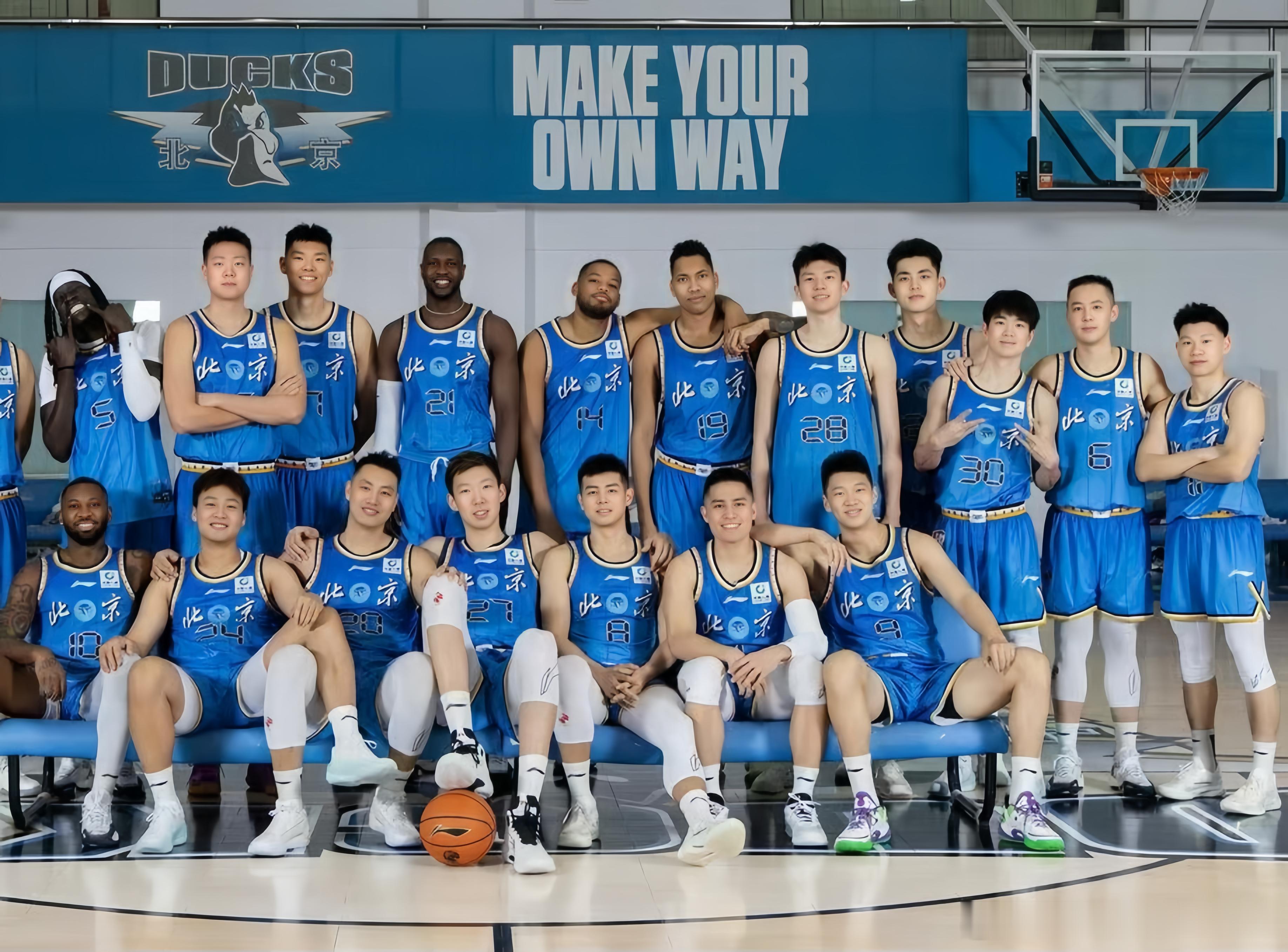 赵睿今晚将迎来代表北京首钢男篮的首秀！北京首钢男篮主教练许利民表示，今晚北京首钢