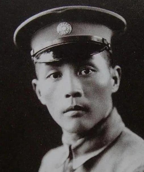 钱大钧故意放走陈赓还送大洋，副官不解，钱：我敢动他一根毫毛吗？ 1928年，