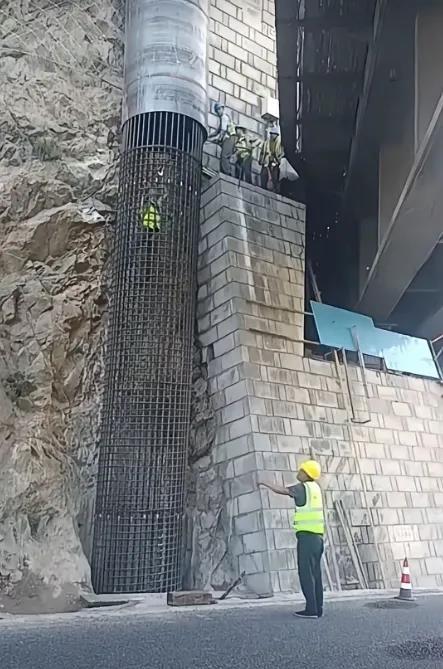 传说中的建筑黑坑