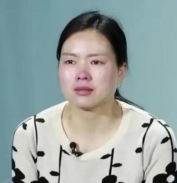 1992年，湖北一对夫妻，撇下5岁女儿相继自杀，不料23年后，女儿竟不顾全村人指