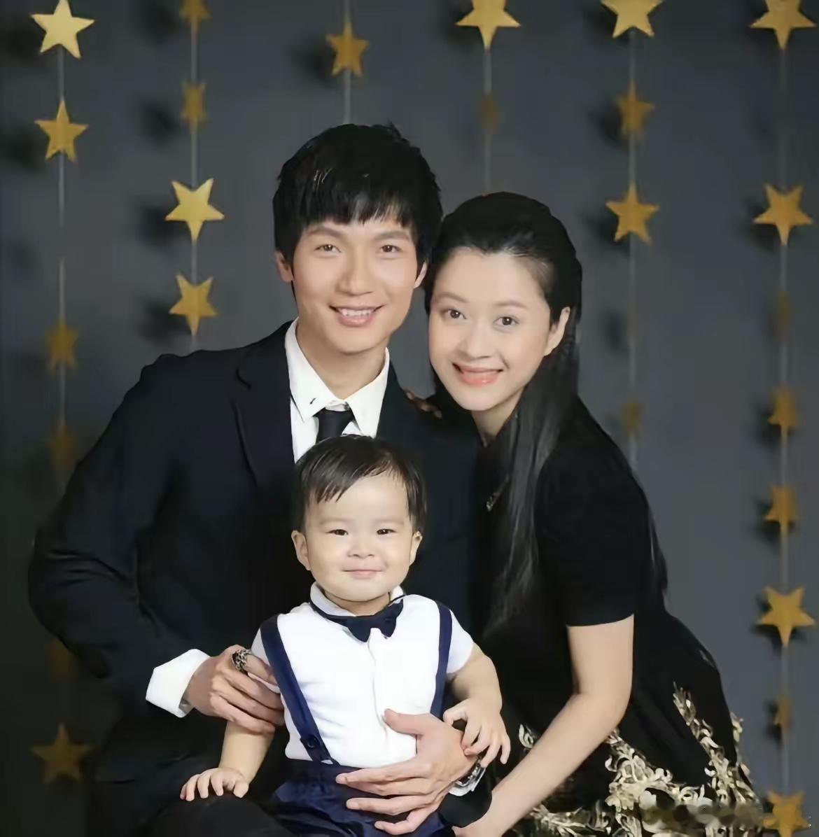 奉劝大家一句，千万别被陈楚生骗了，他这个人啊，根本不需要刻意经营婚姻，他需要的是