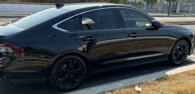 11代雅阁一万公里用车感受今天我们来聊一聊本田雅阁先说优点1️⃣空间够大，后