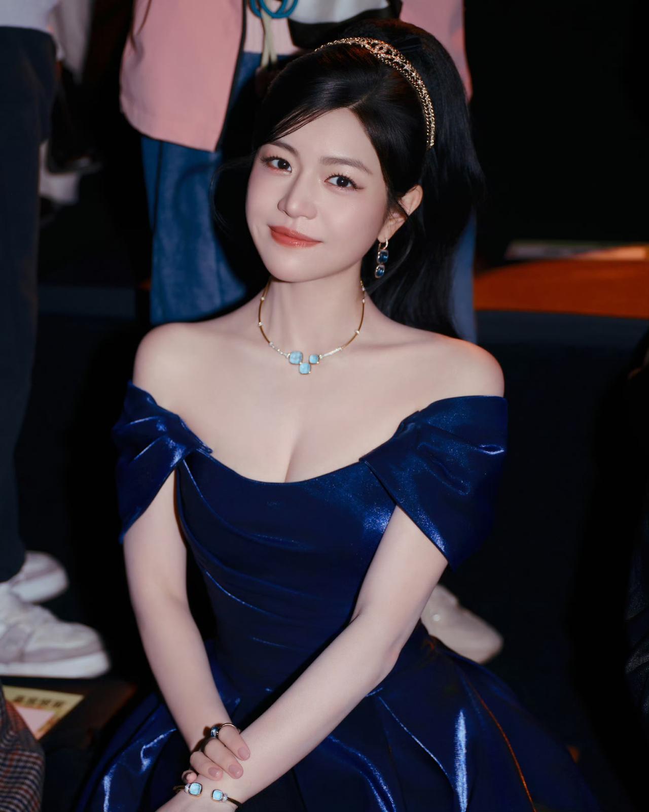 很美哦！妍希公主nim[滑稽笑]陈妍希