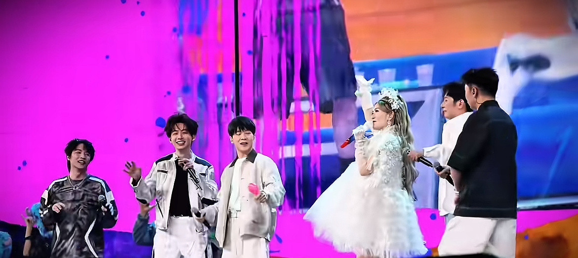谢娜演唱会被抵制的原因谢娜北京演唱会仅3万人想看个人觉得，她也有粉丝，只要有人愿