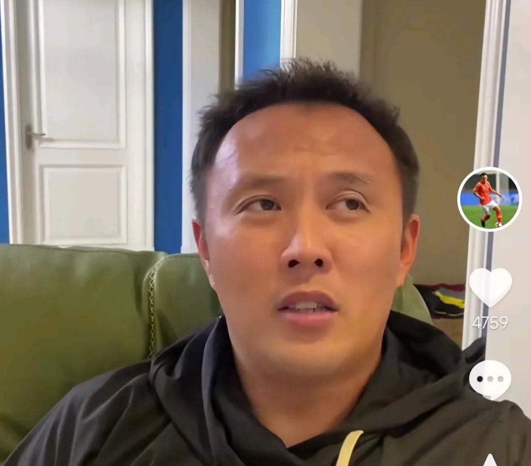 前国脚范晓冬爆了一个料。他表示，在09年那会，他跟队友张野刚刚在杭州绿城踢上一