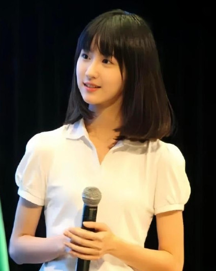 我还记得当年这个发型叫梨花头。