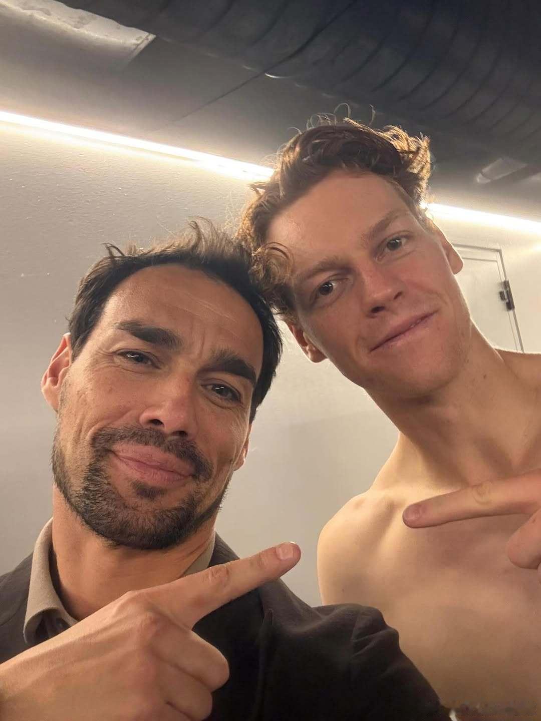 单赛季击败TOP10次数：德约科维奇2015年31次纳达尔2013年24次费德勒