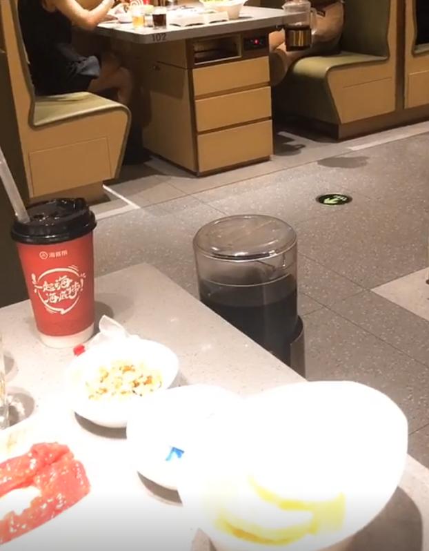 我今年27岁，现在的男朋友，竟然是四年前，第一次相亲时，嘲笑我“土”的那个男生。