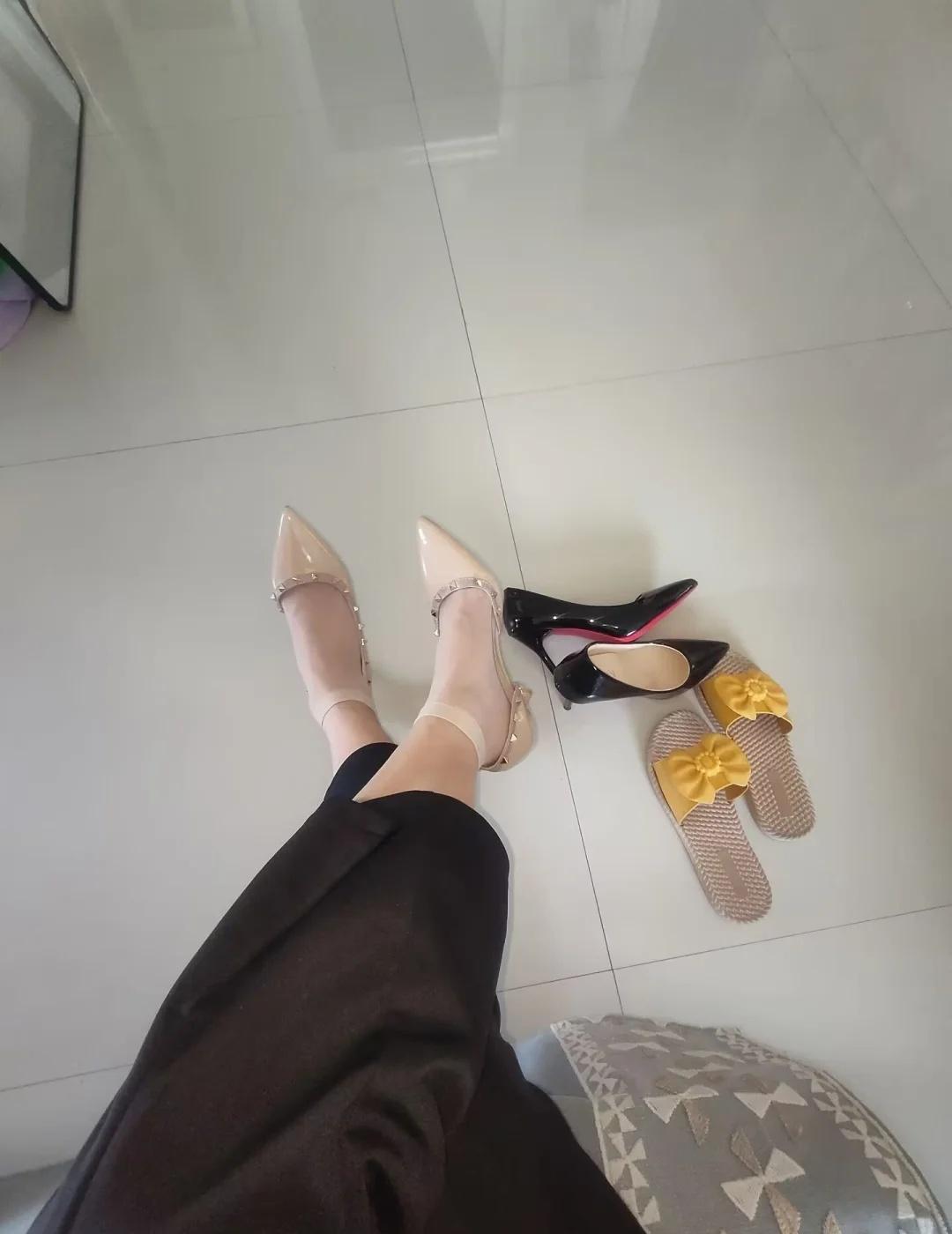 上班鞋子这么穿尖头平底鞋这一秒我正穿的鞋