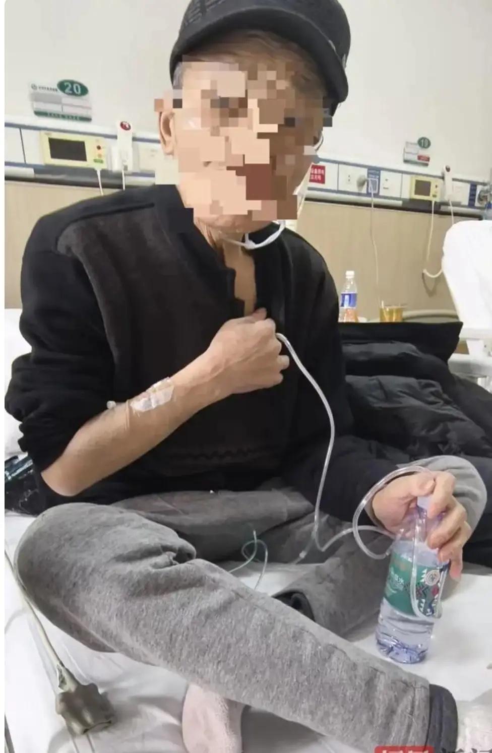 “太硬核了！”湖北武汉，这位七旬大爷半夜喘不上气，胸口憋得快要炸开，情急之下竟自