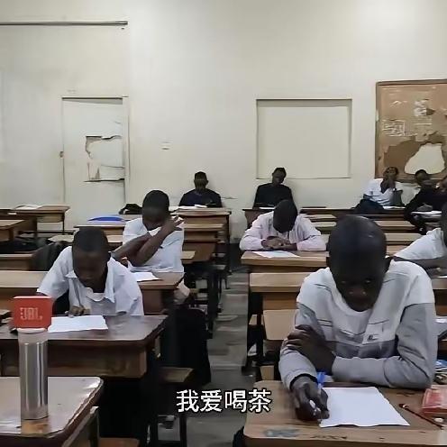 又到秋招的时候，某高校非洲留学生的试卷突然爆出来了。那水平差得没法说，连国内二年