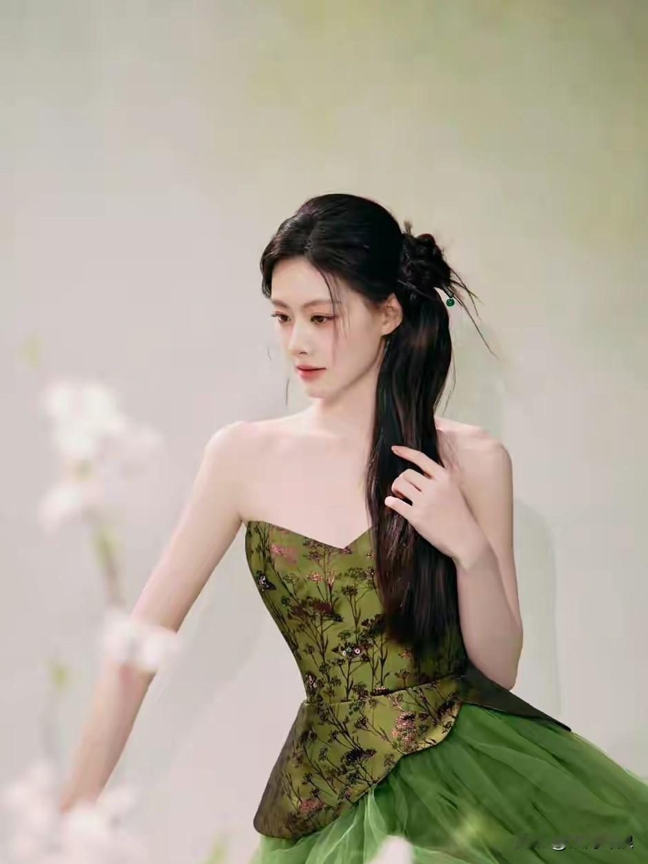 中国文艺评论家如此评价演员赵夕汐！这位评论家说赵夕汐的演技可用8个字来概