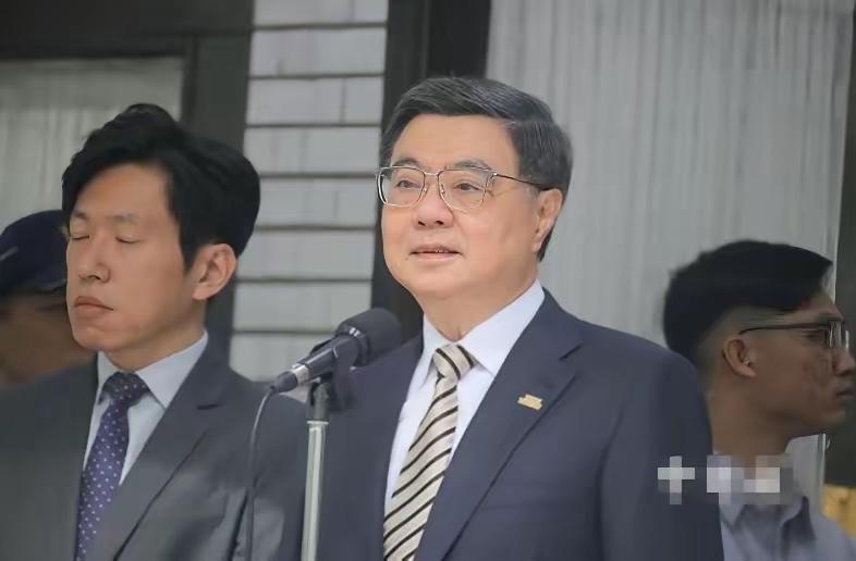 台湾产业界点中民进党“死穴”？一句话让民进党“秒怂”，话音刚落就主动“低头下跪”