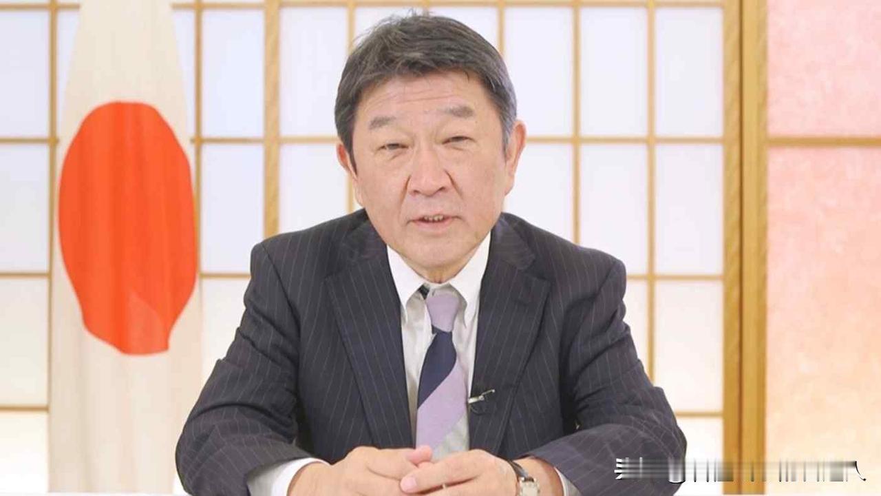 打蛇打七寸，打日本政客就要打他们背后的金主！既然日本右翼想把国家绑上美国的战车，