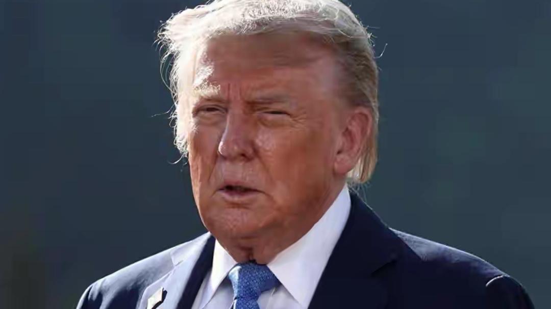 111亿美元对台军售震动台海，岛内炸开了锅！美方强推史上最大单笔交易，海马斯火箭