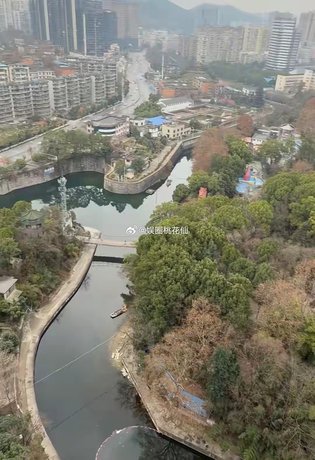 刘孜给父母在老家遵义买房，上百平亲自蹲装修，爸妈反应让她失望。刘孜设计新家很多东