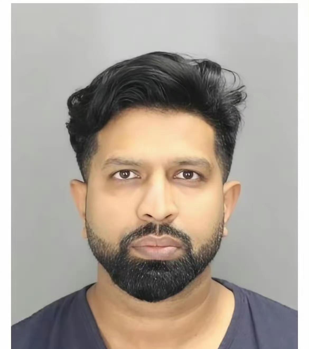 一名穿着白大褂，被病人托付生命的人，最终被送进了监狱，而且可能一辈子都出不来。