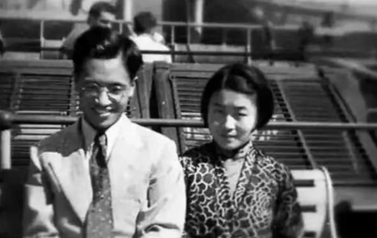 1973年，钱钟书的女儿被邻居骂“臭寡妇”，还被对方扇了一耳光。突然，61岁的杨