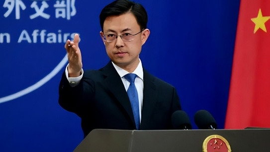 特朗普又变脸！威胁中国先妥协，不然继续打，中方：奉陪到底！