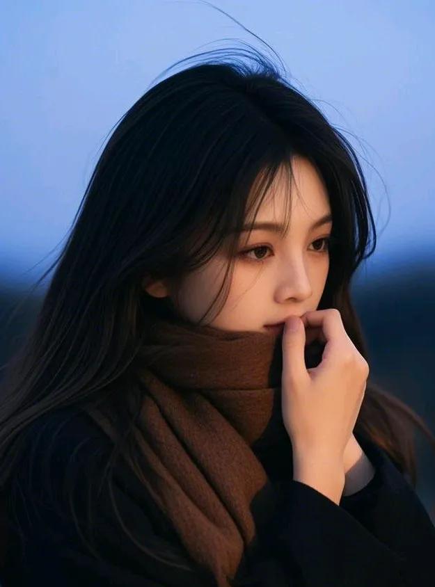 女人在微信上给你发这三个字，其实就是想你了！女人在微信上问你"在干嘛"，这三个