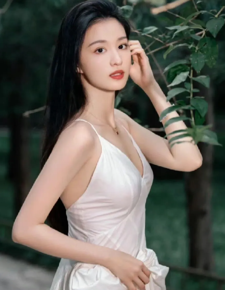 王楚然颜值高演技好，为什么就是不火？