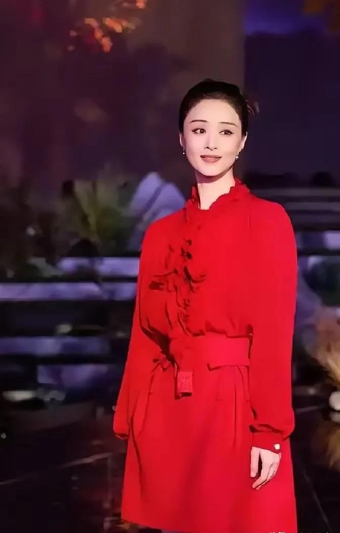 王阳提分手那天，蒋欣刚拿下华妃片酬。2007年两人处对象，王阳往她房车冰箱塞满雪