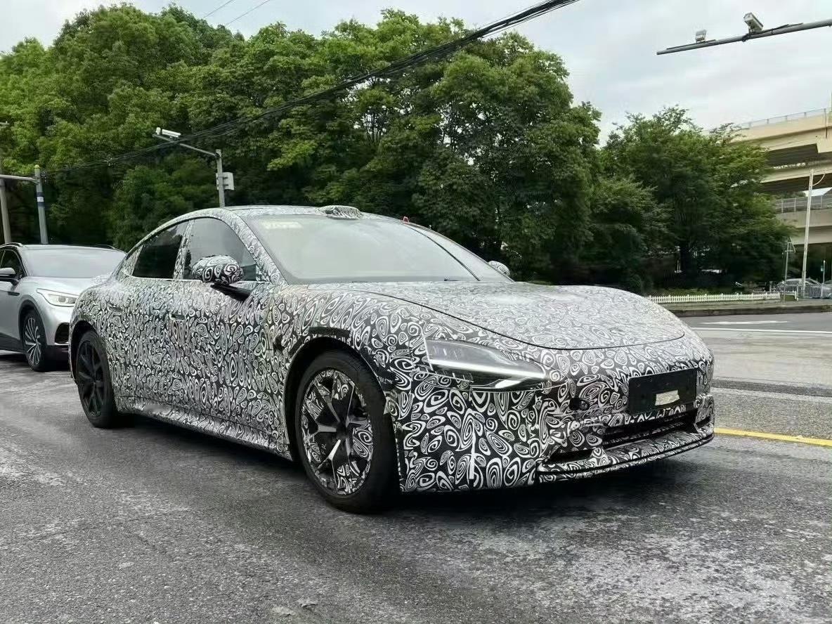 如果小米SU7改款升级这些配置涨价近1万，你能接受吗？[吐舌头眯眼睛笑]如果这些配置全