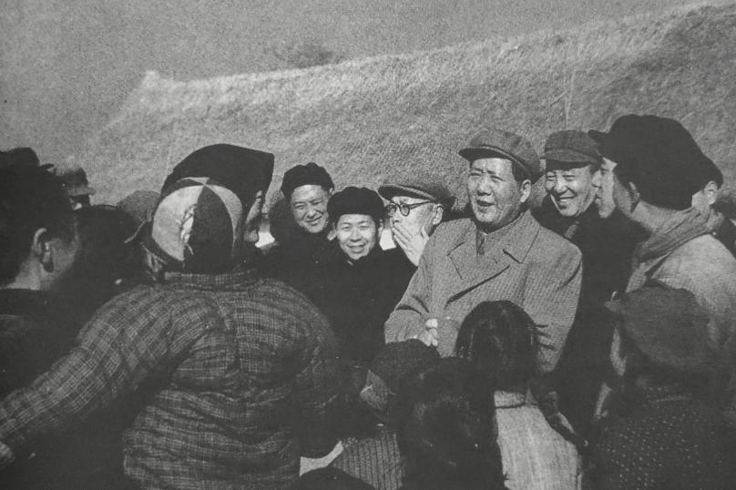 毛主席一生不进故宫，终生再未回延安？周总理的一句话道出实情！毛主席是带领我国劳动