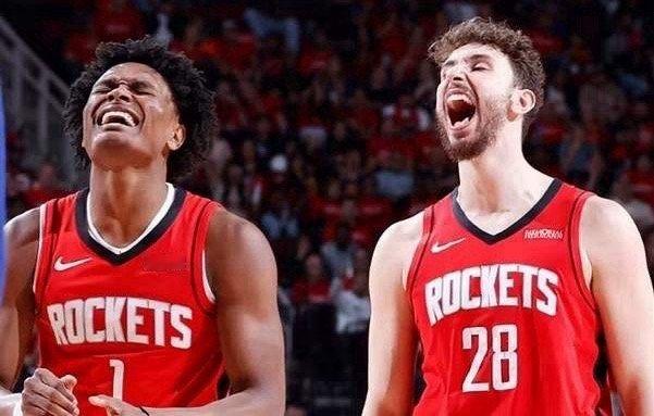 1换2？愚蠢的交易！前独行侠球员平森在播客节目上谈到了火箭和独行侠，他认为火箭应