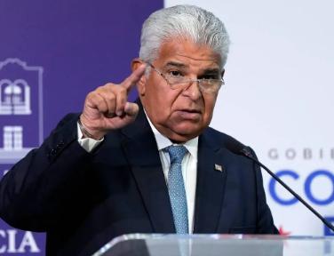 一手好牌打稀烂，巴拿马总统穆利诺现在肠子都悔青了，他本以为得罪中国之后顶多损失一