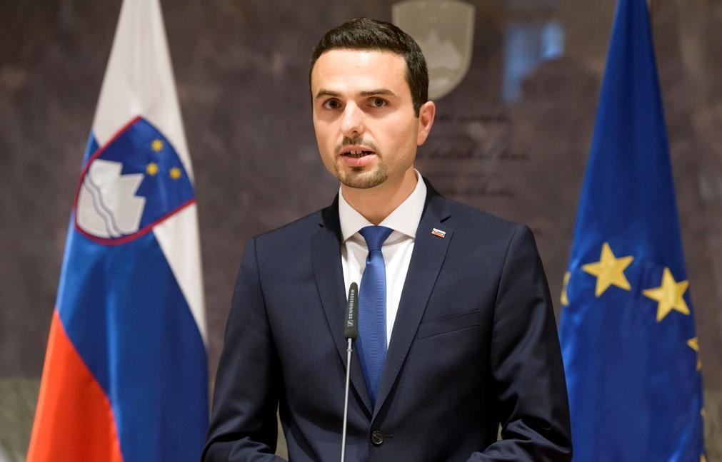 欧洲政坛曝出新闻，斯洛文尼亚要打响退出北约第一枪。4月13日，斯洛文尼亚新任议长