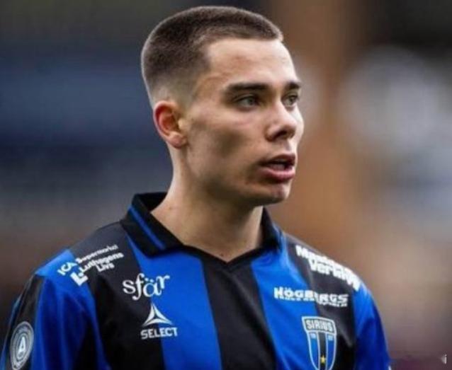 据记者罗马诺消息，英超和意甲球队关注芬兰中场莱奥·沃尔塔。罗马诺在个人社媒写道：