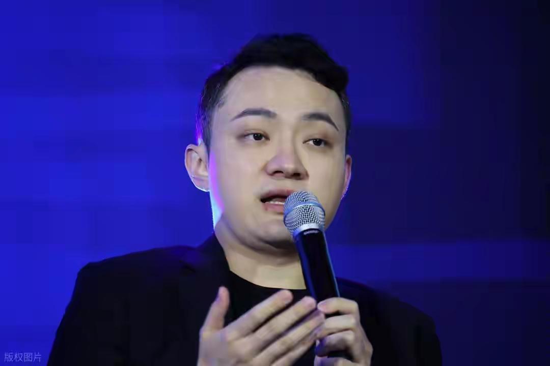总结一下孙割割周围的人给他的评价:前女友的评价是：孙割割看谁一眼，谁兜里都