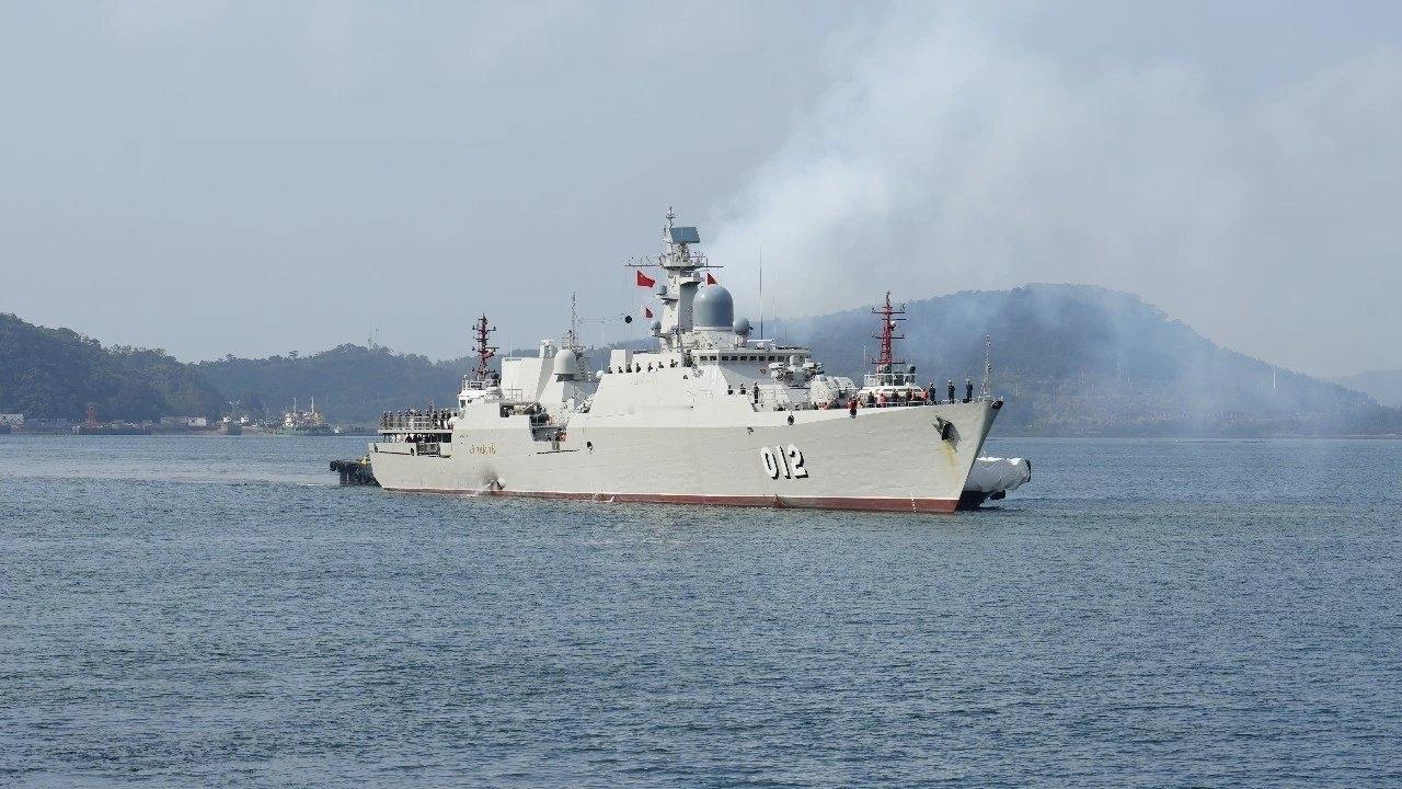 3月16日，越南海军“陈兴道”号（舷号015）李太祖号（舷号012）护卫舰，在中