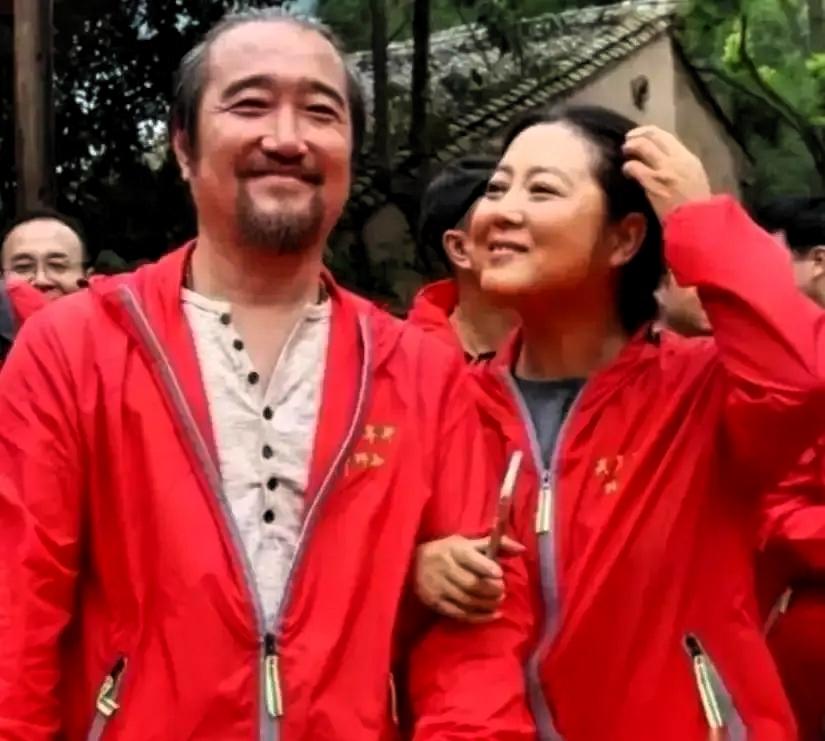 王茜华结婚后，老公坚持AA制，于是她瞒着老公直接打掉了孩子，在跟朋友去吃饭时