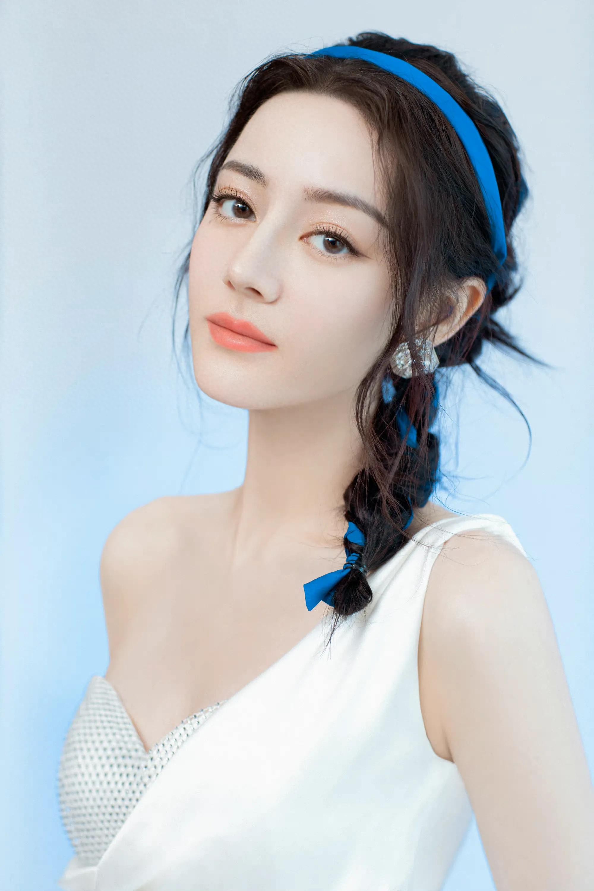 女星迪丽热巴写真：异域风情、国色天香